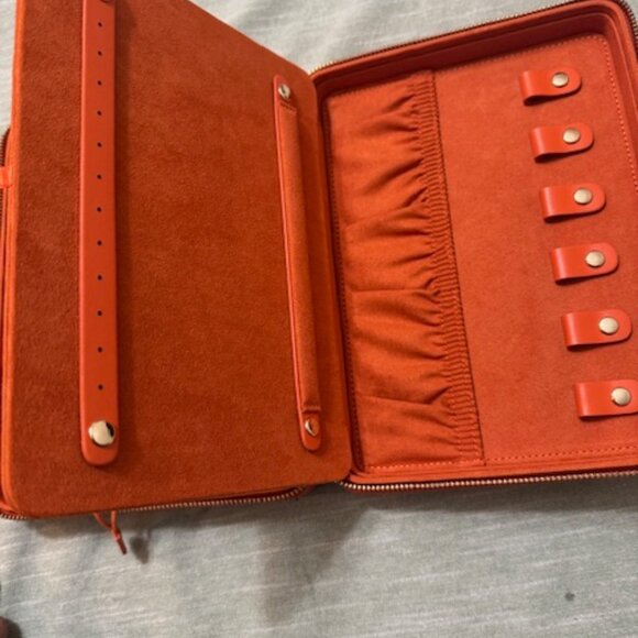 Wolf - Maria Large Zip - Picture 3 of 9